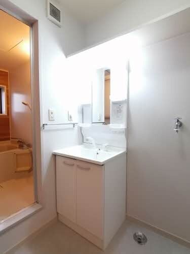  ファミールひらのや