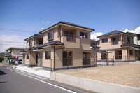 ルミエール坂里