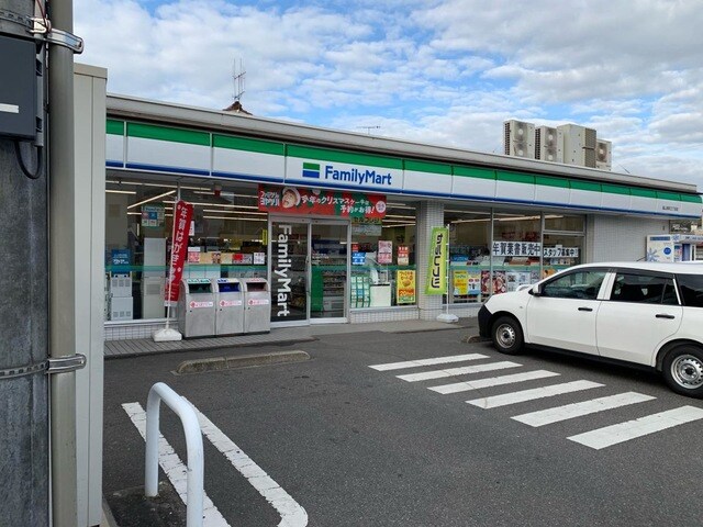 ファミリーマート 福山西町三丁目店(コンビニ)まで467m ブリエ福山西町