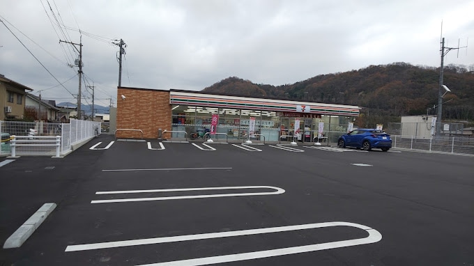 セブンイレブン 福山新市町神谷川橋店(コンビニ)まで54m リバーサイド神谷川