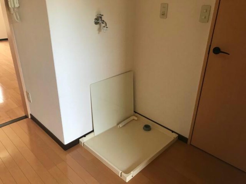 洗濯機置き場 メゾンベルディ