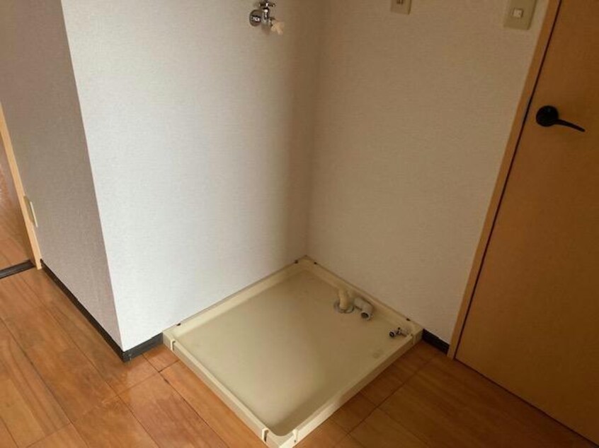 洗濯機置き場 メゾンベルディ