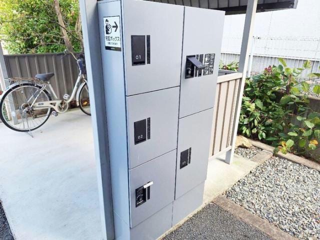 宅配ボックス クレディ