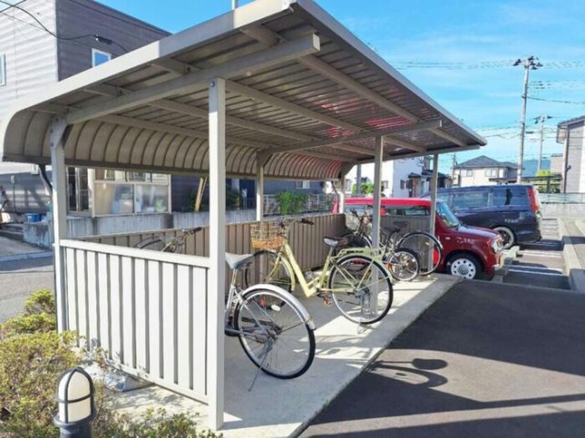 駐輪場 ウエストビラージュ