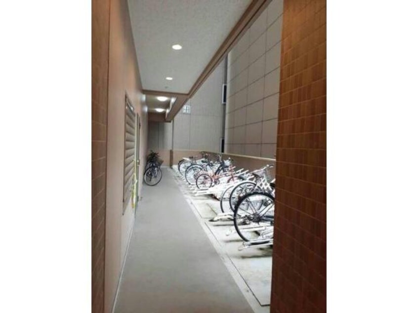 駐輪場 オータムアベニュー