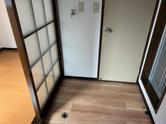 洗濯機置き場 ボンドミール清水