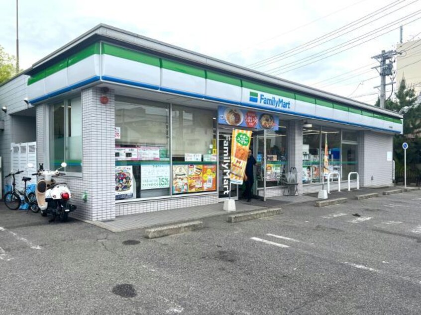 ファミリーマート豊生橋南店(コンビニ)まで909m パルティール笠寺