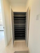 毎日通る玄関はこちらです カーサヴェルデ