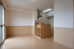 こちらの居間で趣味の時間をお楽しみください