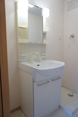 独立洗面台で身支度をすべて済ませてしまいましょう