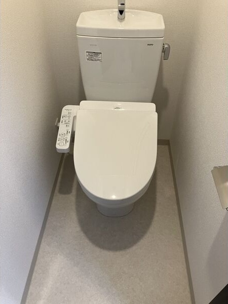 コンパクトで使いやすいトイレです エステムコート名古屋ライブゲート