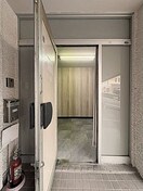 明るい玄関です サンハウスマスダ