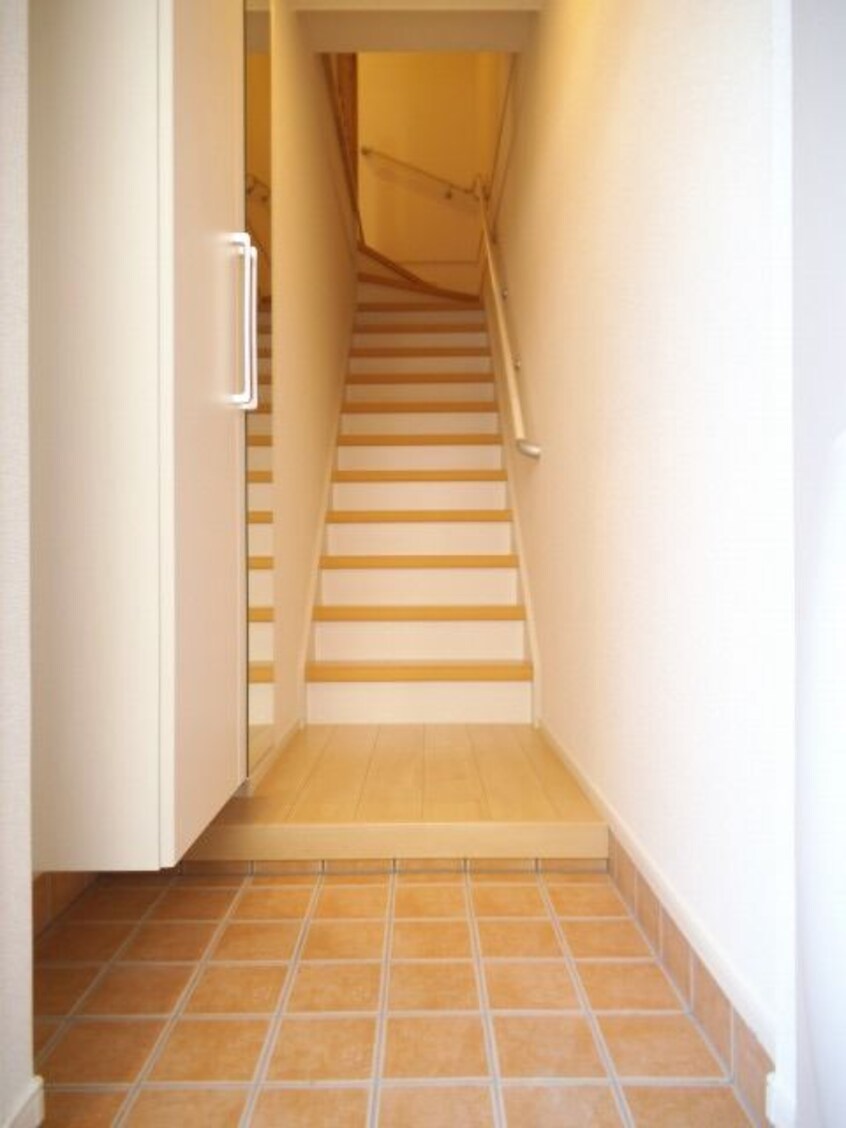 玄関です エスペランサ助光Ⅱ