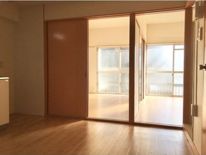 ゆったり過ごせるリビングです Court八家