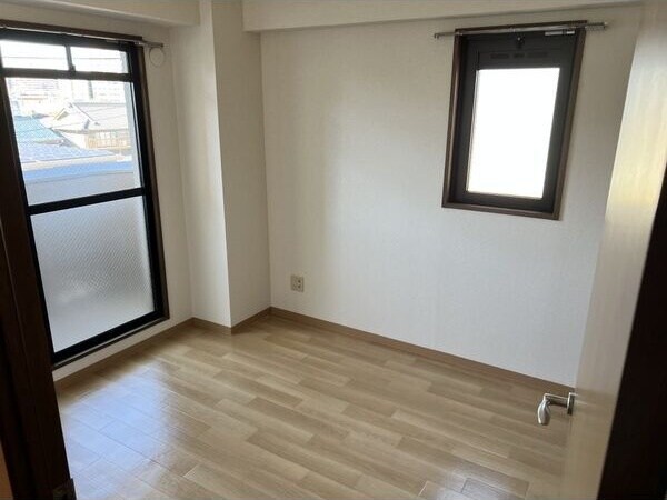 落ち着いて過ごせるお部屋なので、寝室にいかがでしょうか ハピネス細米