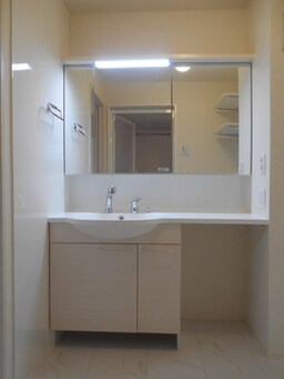 忙しい朝には欠かせない洗面所です