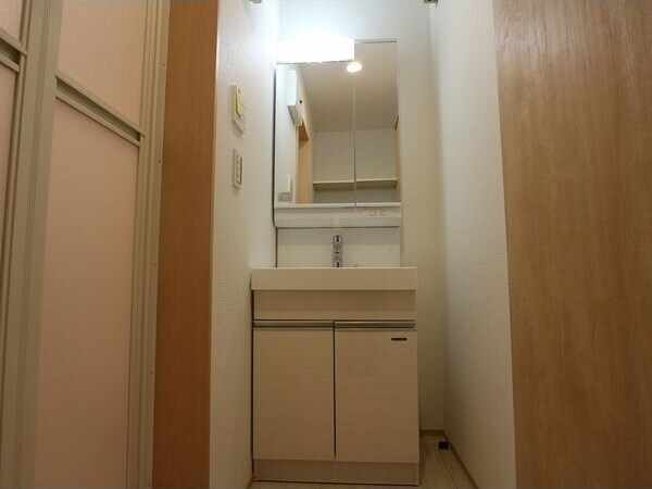 使いやすい洗面所です REGALEST山王