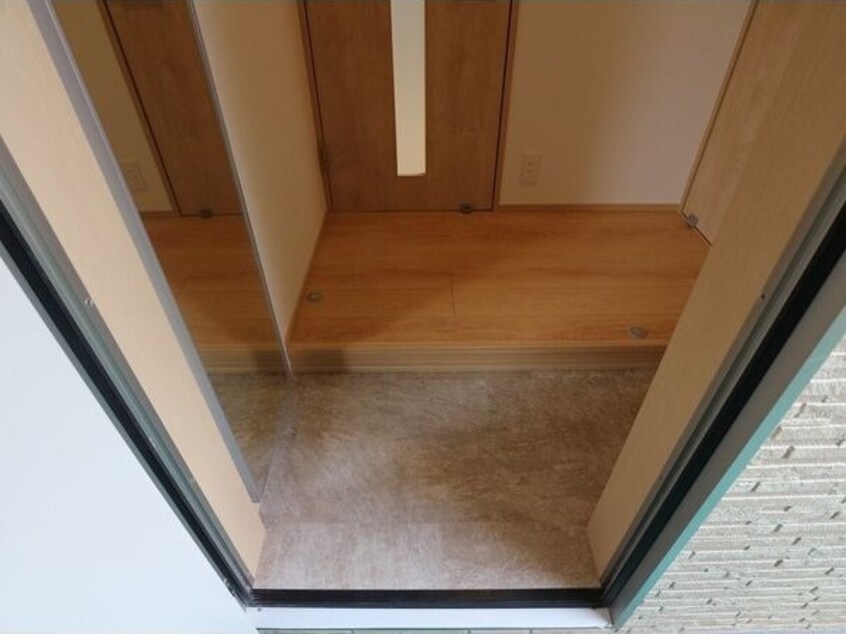 収納もある玄関です REGALEST山王