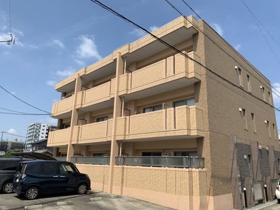 落ち着いた雰囲気の外観です アンソレイエ