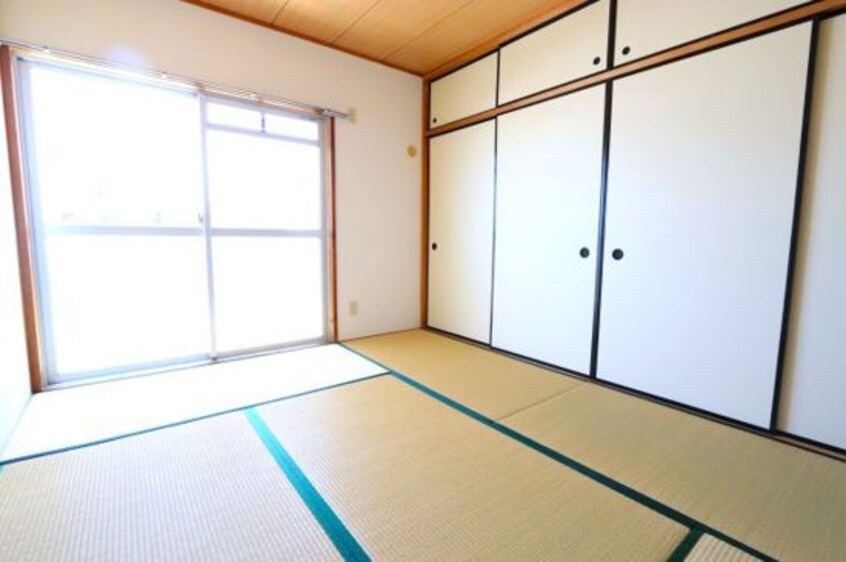 い草の香りが落ち着く素敵な和室です シェモア明正