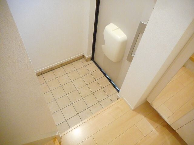 収納もある玄関です フィオーレ３０２