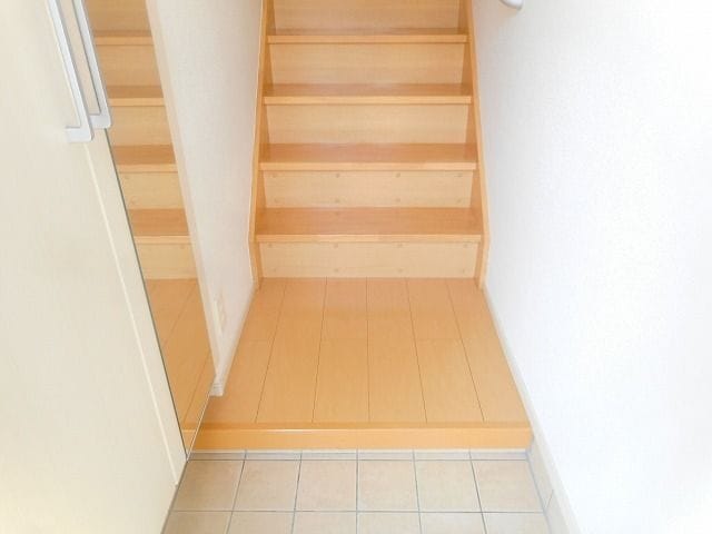 落ち着いた玄関です グリシナ　Ⅱ