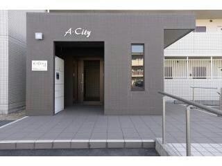 落ち着いたエントランスです A・City七条