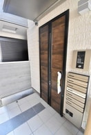 清潔なエントランスです Ｃｈｅｒｉｍ日比野