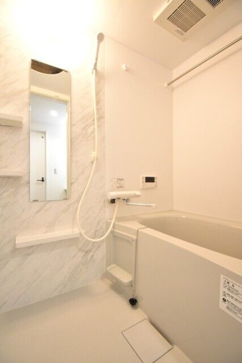 日々の疲れを癒すお風呂付です Ｃｈｅｒｉｍ日比野Ｇｒａｃｅ