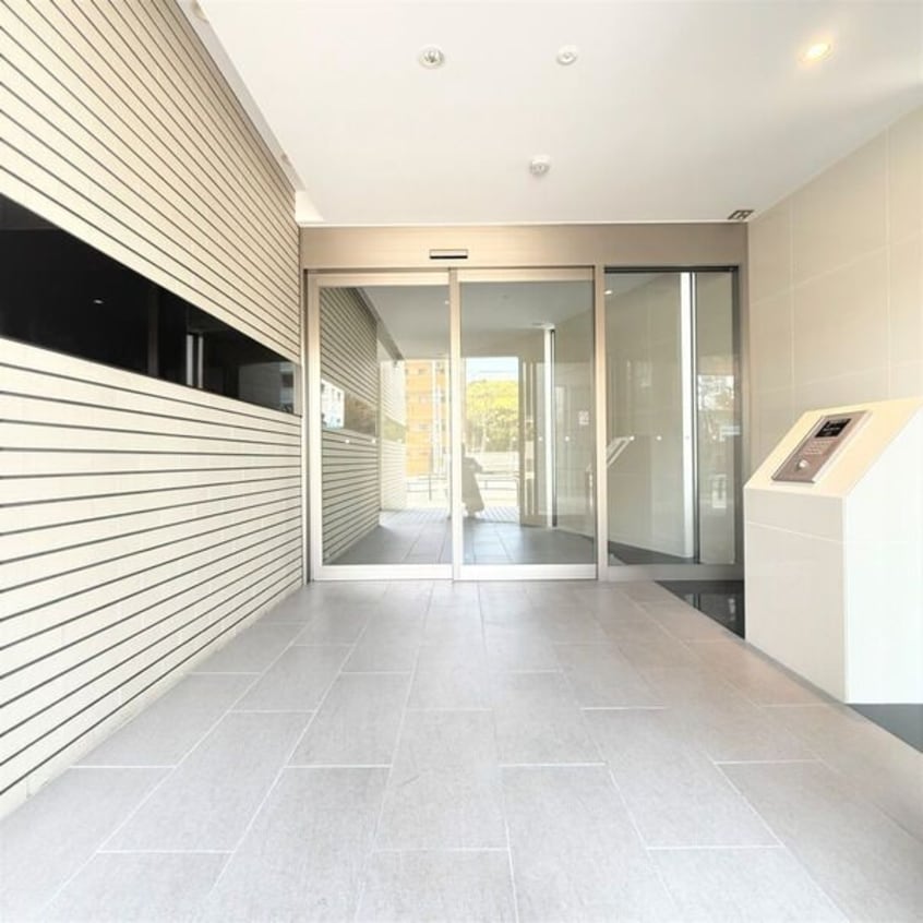 清潔なエントランスです ファミール熱田