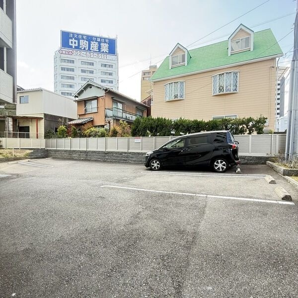 駐車場完備です ファミール熱田