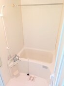 落ち着いた空間のお風呂です リバージュA