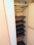 収納スペース豊富です リバージュA