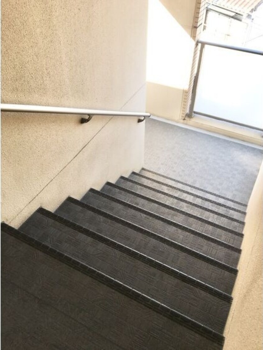 階段です リバージュA