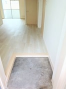 収納もある玄関です 第一マンション丹羽