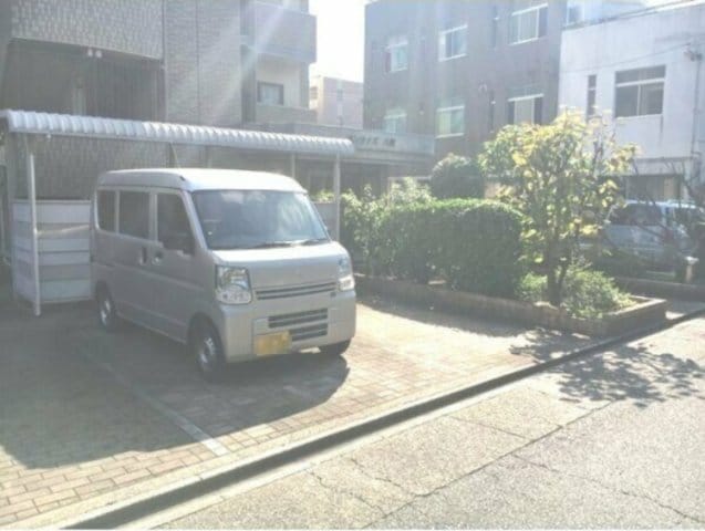 駐車スペースもあります サンライズ八熊