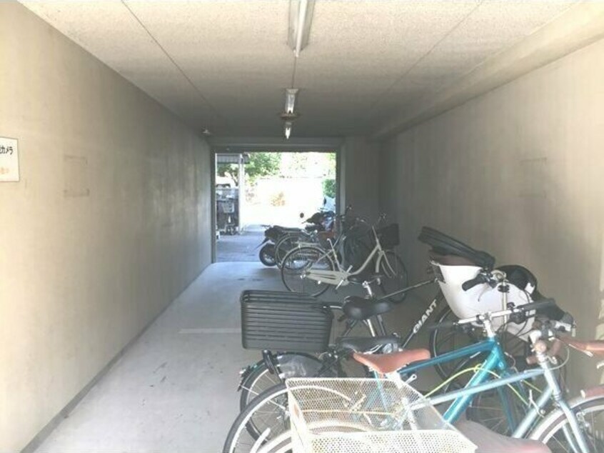 駐輪場です サンライズ八熊