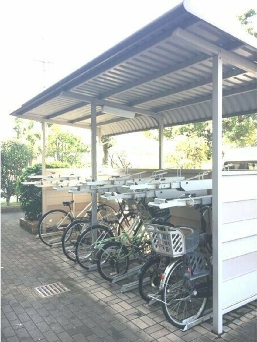 駐輪場です サンライズ八熊