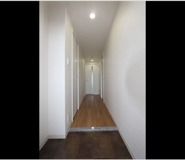 ゆったりとした玄関です ボワドブローニュⅢ