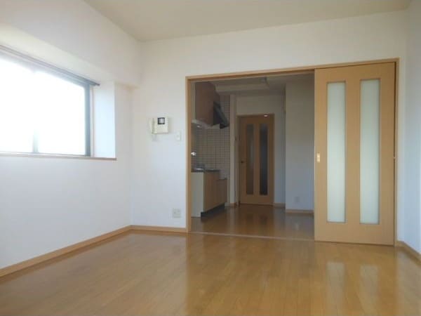 ゆったりとしたリビングです ポポラーレ白鳥