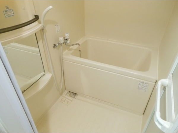 コンパクトで使いやすいお風呂です ポポラーレ白鳥