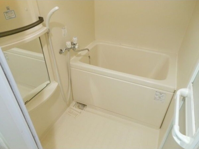 コンパクトで使いやすいお風呂です ポポラーレ白鳥