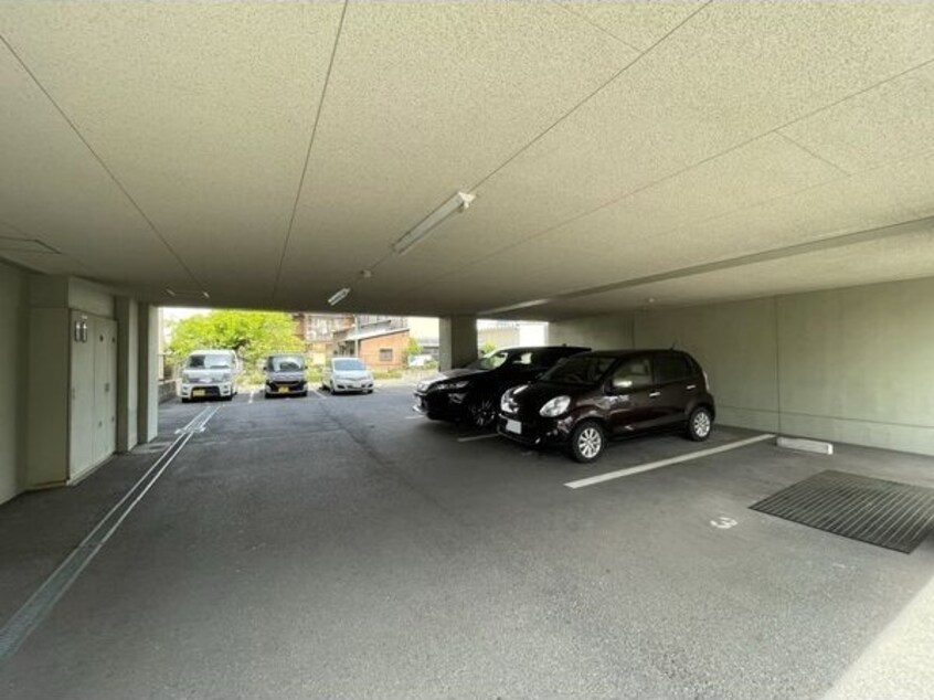 駐車場です ポポラーレ白鳥