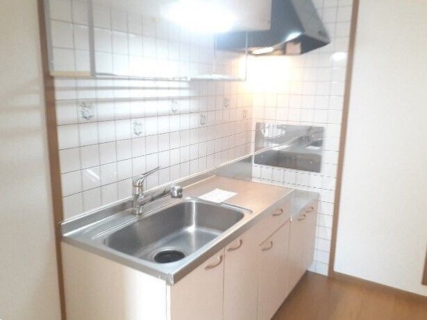 コンパクトなキッチンで掃除もラクラク Ｉ・Ｆｉｅｌｄ　Ａ