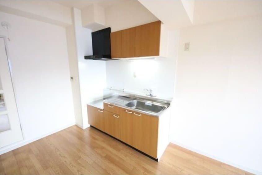 コンパクトなキッチンで掃除もラクラク レジディア日比野