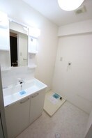 使いやすい洗面所です レジディア日比野