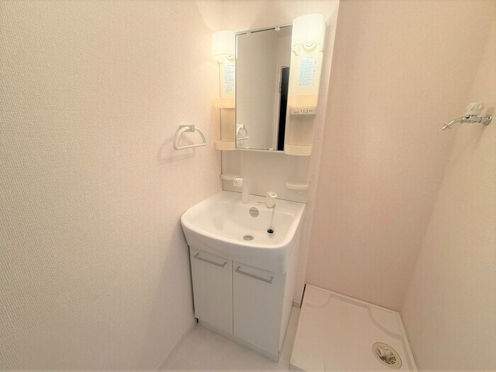 ゆったりとスペースのある洗面所 グランディール