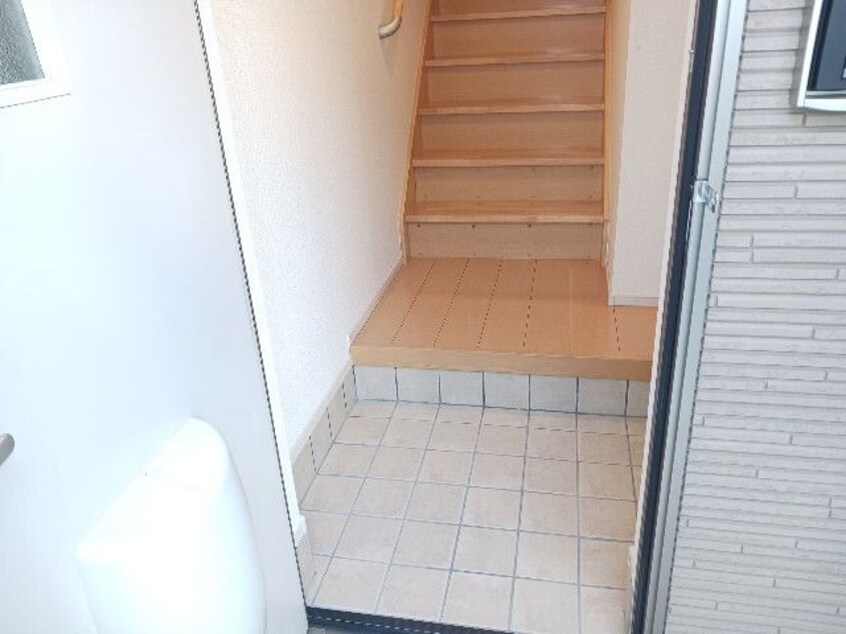 落ち着いた玄関です グランディールⅠ
