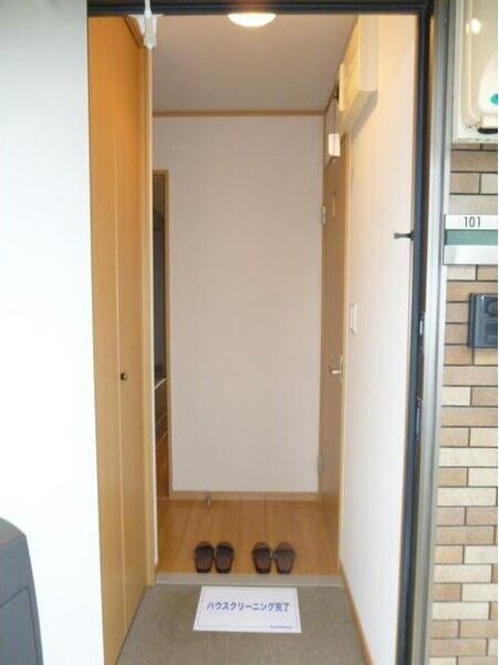 きれいな玄関です カーサ本宮新町