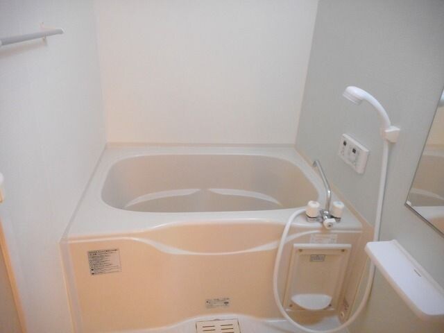 コンパクトで使いやすいお風呂です サンレジデンス　エコー